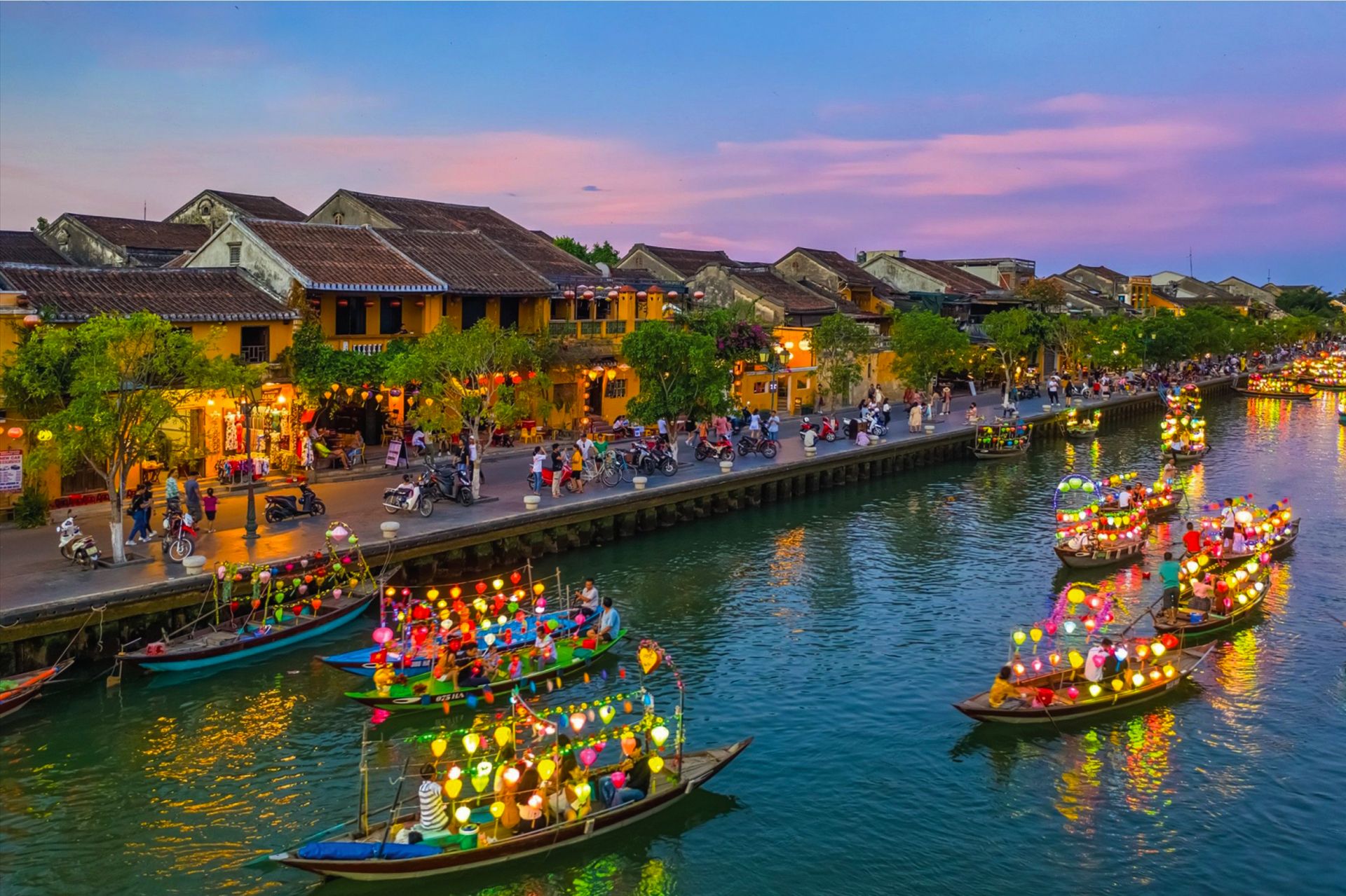 TRẢI NGHIỆM HỘI AN MÙA DU LỊCH