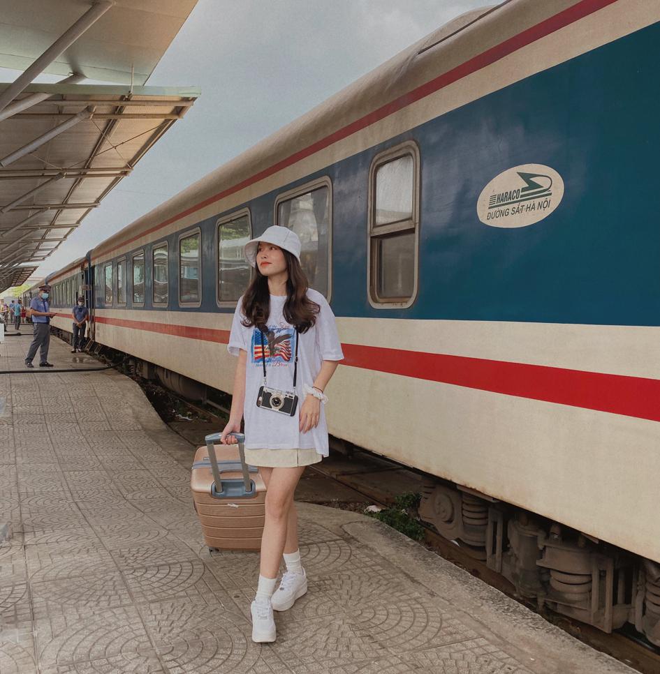 TOUR HUẾ ĐI BẰNG TÀU HỎA #5